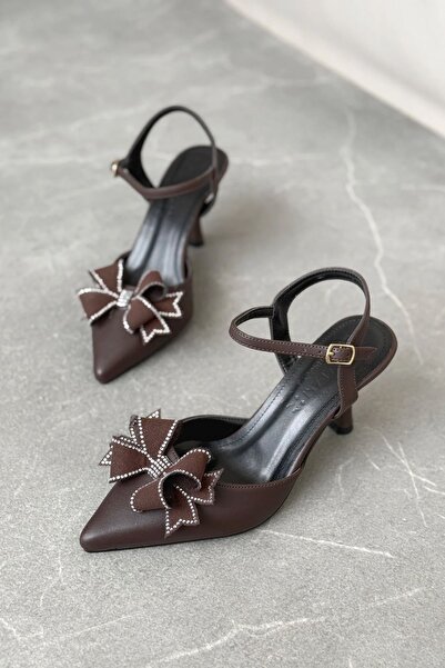 GOFFSHOES Γυναικεία παπούτσια Godes με λεπτό τακούνι και παπιγιόν - Καφέ-Δερμ...