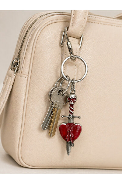 HER ŞEY NOTA www.herseynota.com Γοτθικό μεταλλικό μπρελόκ με σχέδιο σπαθιού κ...