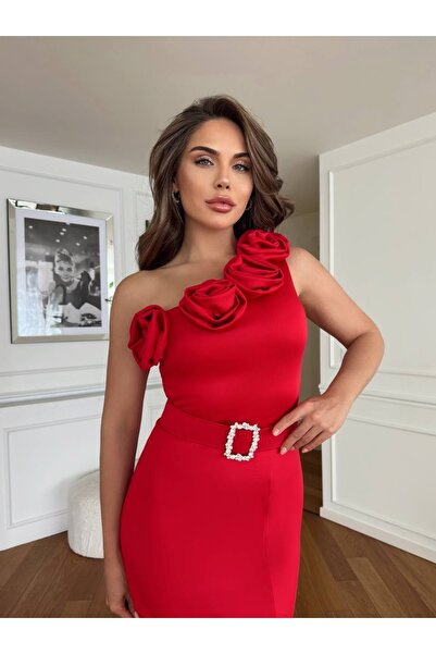 ADAMODA.RO Κομψό φόρεμα με φλοράλ λεπτομέρειες και ζώνη.