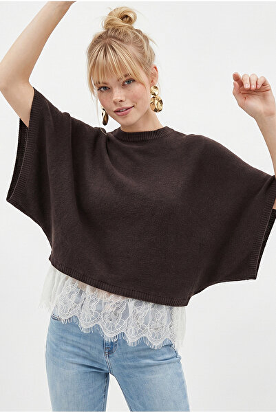 Bianco Lucci Γυναικεία δαντελένια λεπτομερής μπλούζα με μισό ζιβάγκο και μανί...