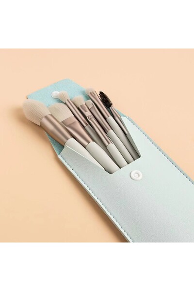 Cyrax Portable mini set of 8 makeup brushes with mint green case,