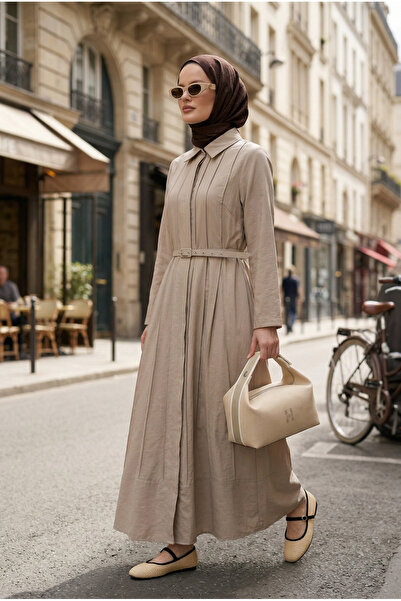 Aselim Hijap Moda Φόρεμα Lunera με πλισέ ζώνη και κουπρά – Μπεζ