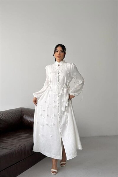 Dipmoda Γυναικείο λευκό εισαγόμενο λινό ύφασμα με γιακά και λεπτομέρειες λουλ...