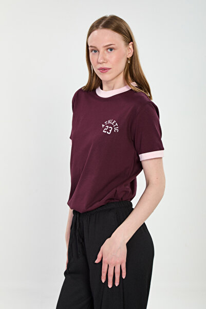 BARRELS AND OIL Γυναικείο T-Shirt με στάμπα στο στήθος και διακοσμητικά στοιχ...