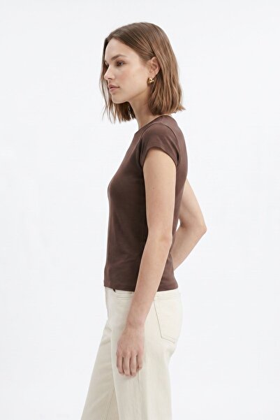 Rays Καφέ μπλουζάκι 511 με λεπτή λαιμόκοψη και στενή εφαρμογή