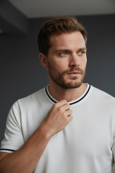 Sarar Μπλουζάκι με λεπτομέρεια στο λαιμό, από ραγιόν, βασικό εκρού, με λεπτομ...