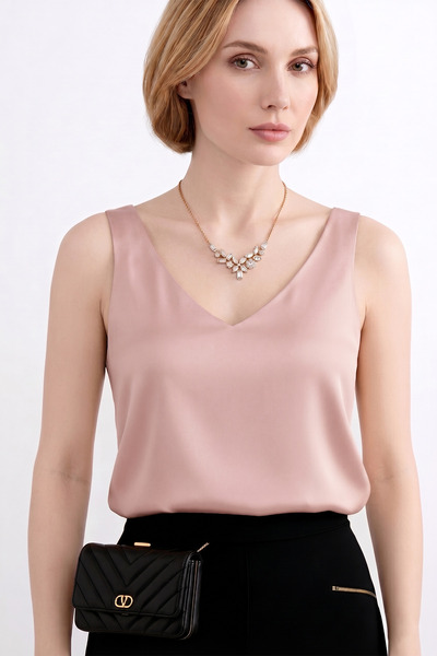 FERHEL Γυναικεία σατέν μπλούζα με λαιμόκοψη V - Πούδρα