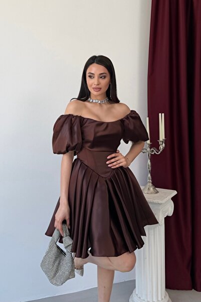 Serica Moda Καφέ φόρεμα με μανίκια μπαλόνι και λεπτομέρεια κορσέ, κοντό φόρεμ...