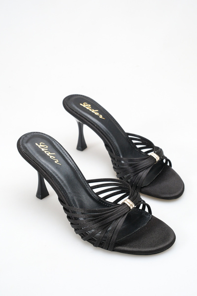 LDR Γυναικείες μαύρες σατέν παντόφλες με χρυσή αγκράφα και ανοιχτή μύτη με τα...