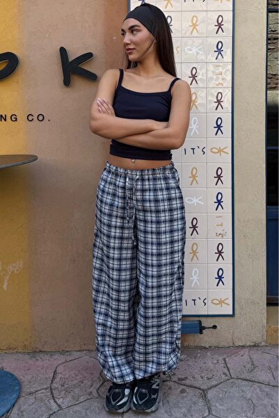 Madmext Γυναικείο παντελόνι με καρό σχέδιο σε μπλε ναυτικό χρώμα και ψηλόμεσο...