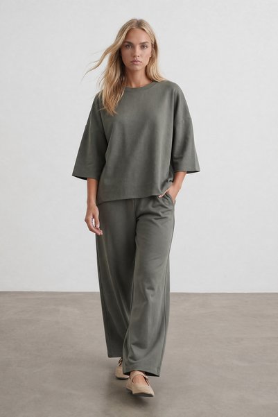 Trend Alaçatı Stili Set de bluză modală cu mâneci trei sferturi și pantaloni cu buzunare duble, kaki, pentru femei Alc-X15234
