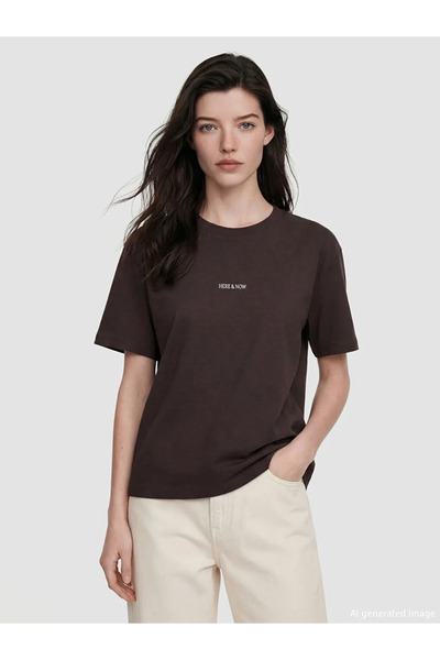 LC Waikiki Καφέ μπλουζάκι με λαιμόκοψη με τύπωμα για γυναίκες