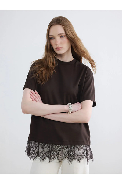 LC Waikiki Καφέ Δαντελένιο Γυναικείο Μπλουζάκι με Λεπτομέρειες και Απαλή Υφή