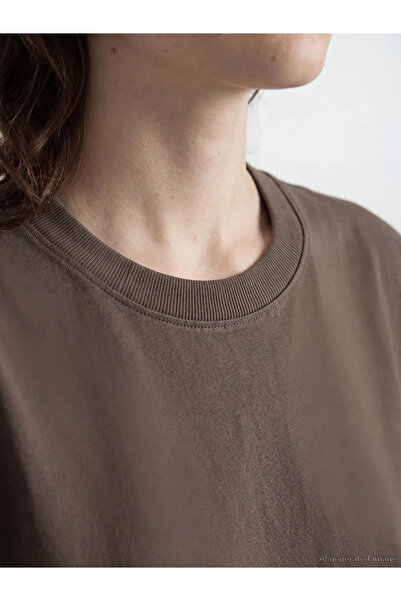 LC Waikiki Γυναικείο μπλουζάκι καφέ με λαιμόκοψη