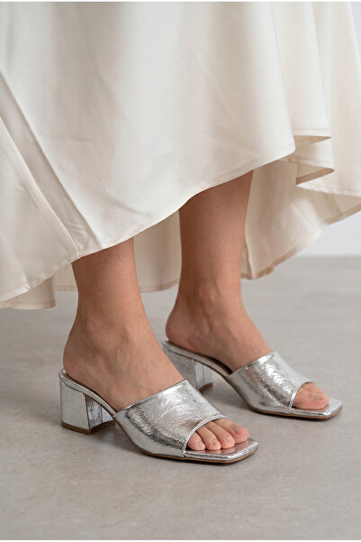 GİAMGİA STORE Γυναικείες ασημένιες παντόφλες με μπλοκ τακούνι, μονό λουράκι κ...