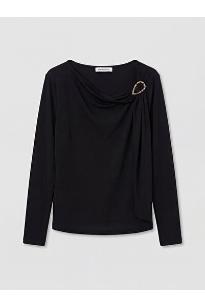 LC Waikiki Μαύρο γυναικείο κορμάκι με λαιμόκοψη καγιάκ και κορδόνι περίσφιξης