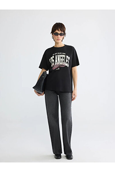 LC Waikiki Μαύρο γυναικείο μπλουζάκι με λαιμόκοψη ποδηλάτου και στάμπα Los An...