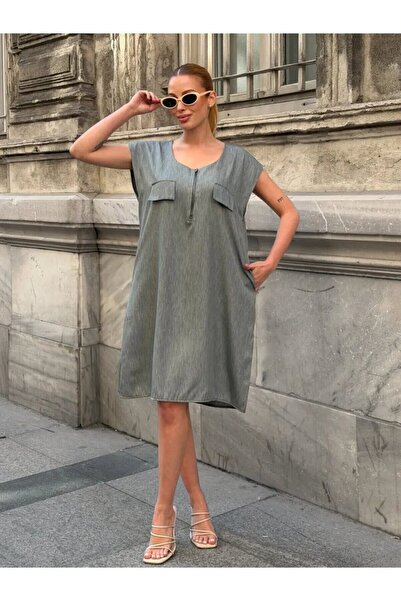 Cool & Sexy Φόρεμα από ύφασμα Tencel με λεπτομέρεια από φερμουάρ και τιρκουάζ...