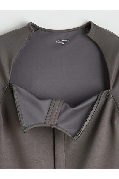 LC Waikiki Ανθρακί Γυναικείο T-Shirt με Κουμπωτά Κλείσιμο στο Μπροστινό Μέρος...