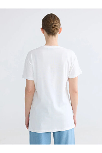 LC Waikiki Γυναικείο μπλουζάκι με λευκό λαιμόκοψη