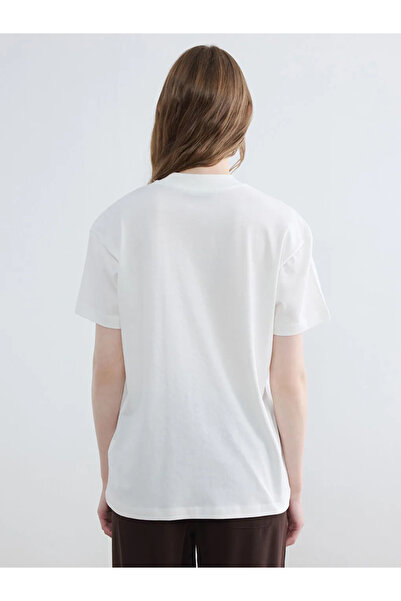 LC Waikiki Γυναικείο μπλουζάκι με λευκό λαιμόκοψη