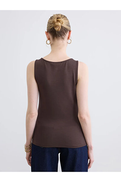 LC Waikiki Καφέ μπλούζα με λεπτομέρεια αγκράφα σε σχήμα U και κορδόνι περίσφιξης