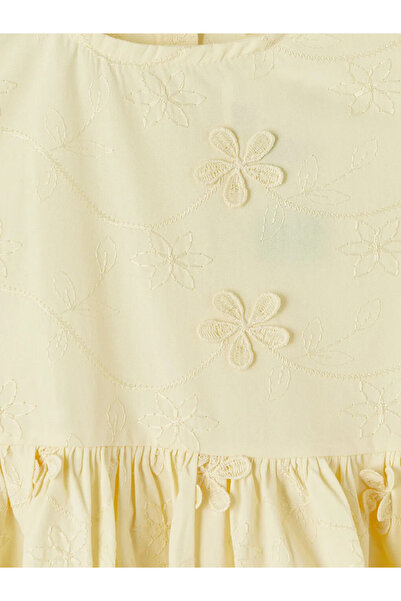 LC Waikiki Κίτρινο φόρεμα από σατέν για κορίτσια με λουλουδάτο κέντημα και λα...