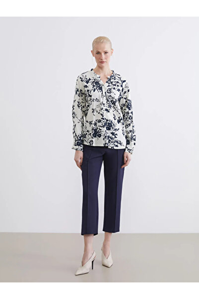 LC Waikiki Εκρού Φλοράλ Μπλούζα με Ανοιχτό Γιακά