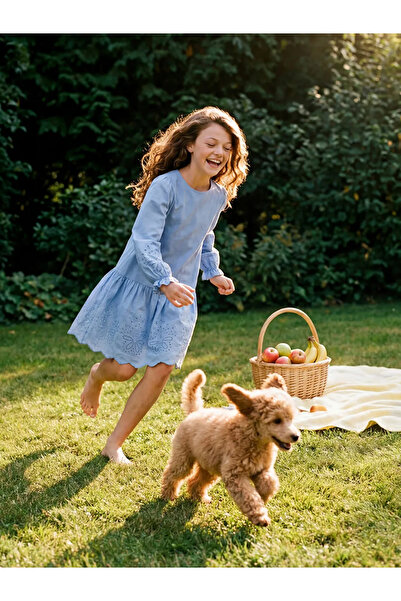 LC Waikiki Μπλε φόρεμα με λαιμόκοψη Μπροντερί με λεπτομέρειες για κορίτσια Πο...