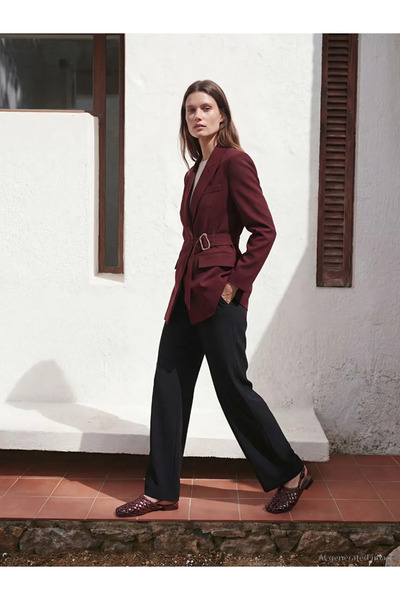 LC Waikiki Γυναικείο μπουφάν μπλέιζερ σε μπορντό χρώμα με διπλό γιακά