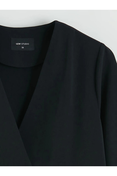 LC Waikiki Μαύρο γυναικείο μπουφάν με διπλό γιακά