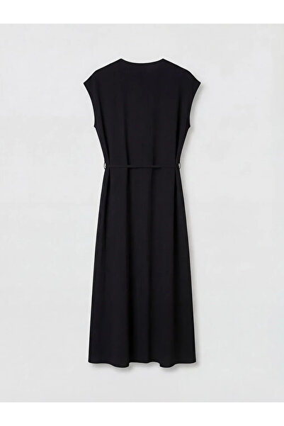 LC Waikiki Μαύρο φόρεμα με λαιμόκοψη V και ζώνη στη μέση με υφή