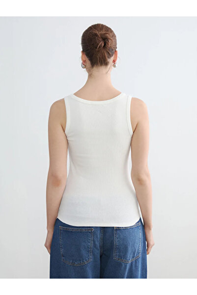 LC Waikiki Λευκό γυναικείο αθλητικό μπλουζάκι με λαιμόκοψη U και στρας