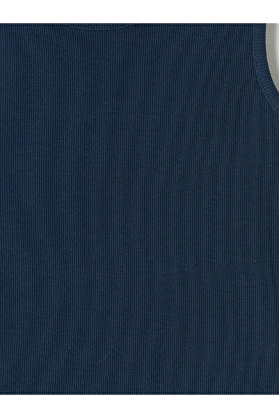 LC Waikiki Γυναικείο μπλουζάκι με λαιμόκοψη σε μπλε ναυτικό