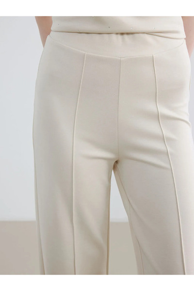 LC Waikiki Γυναικείο παντελόνι με ελαστική μέση σε μπεζ χρώμα