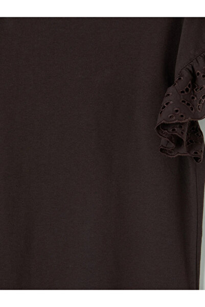 LC Waikiki Καφέ Μπλούζα με Κέντημα με λαιμόκοψη