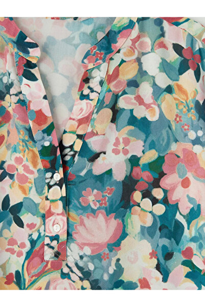 LC Waikiki Μικτή μπλούζα με λουλούδια και λαιμόκοψη καρχάριας