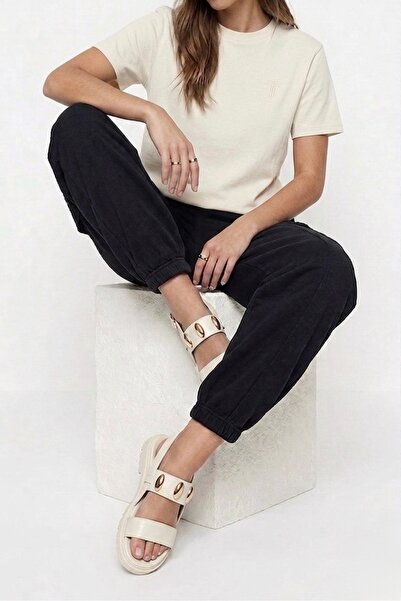 simplicity Μπεζ γυναικεία σανδάλια με χρυσή λεπτομέρεια - Κομψές καθημερινές ...