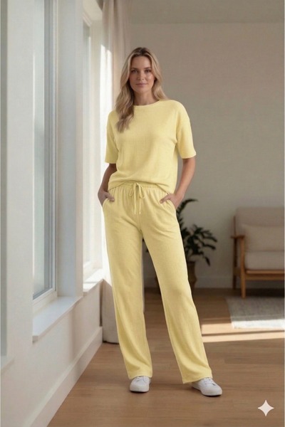 hies Σετ με λαιμόκοψη ουράνιο τύπου 2 τεμαχίων (κάτω-άνω) - Κίτρινο