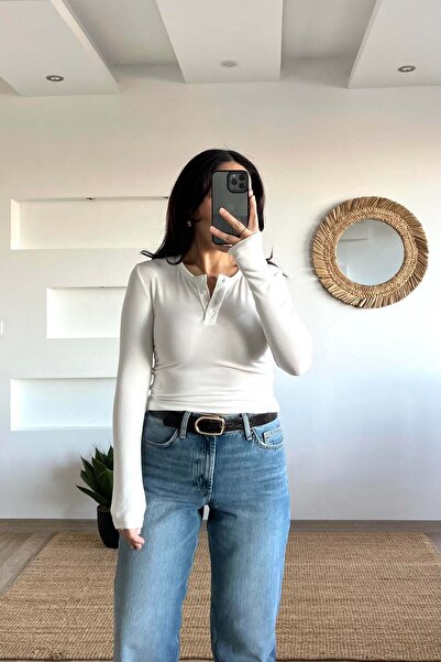 butikhola Ecru Soft Textured Blouse with Buttoned Collar