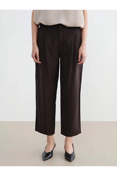 LC Waikiki Καφέ Γυναικείο Παντελόνι από Πλισέ Ύφασμα σε Χαλαρή Γραμμή