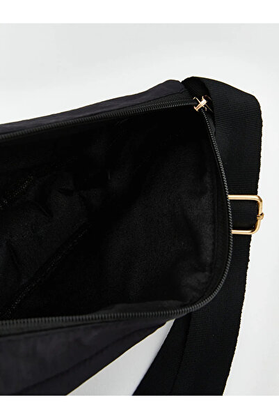 LC Waikiki Μαύρη γυναικεία τσάντα ώμου με ρυθμιζόμενο λουράκι