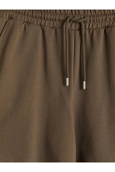 LC Waikiki Καφέ γυναικείο σορτς με ελαστική μέση