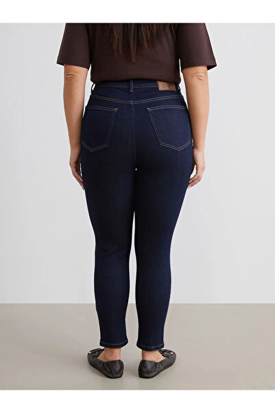 LC Waikiki Γυναικείο τζιν παντελόνι σε μπλε ναυτικό χρώμα με ψηλή μέση και στ...