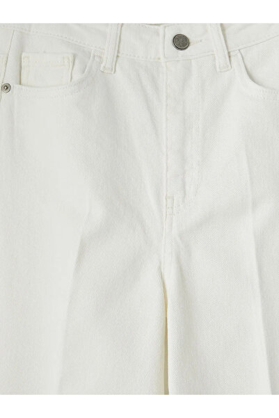 LC Waikiki Γυναικείο τζιν παντελόνι σε χρώμα εκρού με φαρδιά μπατζάκια