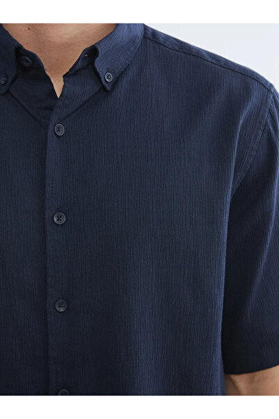 LC Waikiki Ανδρικό πουκάμισο σε σκληρό μπλε χρώμα, κανονικής εφαρμογής, με ζάρες