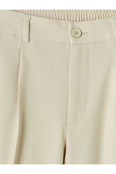 LC Waikiki Μπεζ ανδρικό παντελόνι με πιέτες από πολυβισκόνη κανονικής εφαρμογής