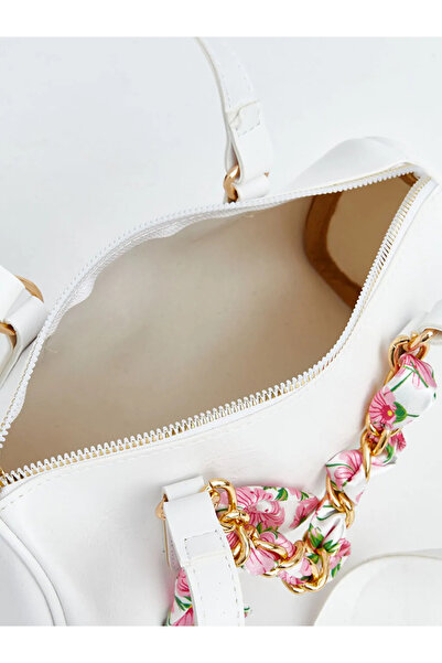 LC Waikiki Γυναικεία τσάντα ώμου με λευκή αλυσίδα και λεπτομέρειες σε δερμάτι...