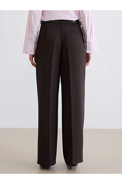 LC Waikiki Καφέ Beli Ζώνη τεμαχίων Γυναικείο υφασμάτινο παντελόνι Με πιέτες