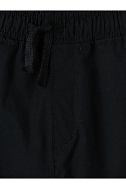 LC Waikiki Μαύρο ελαστικό σορτς κάργκο για αγόρια με ελαστική μέση